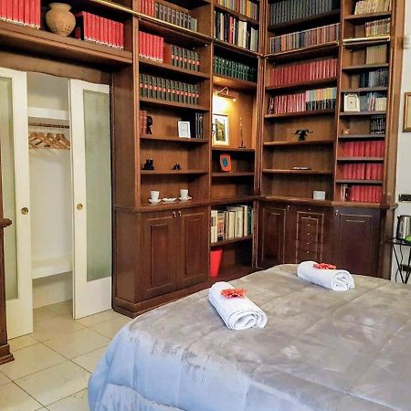 نابولي Suite Ottocento Napoletano المظهر الخارجي الصورة