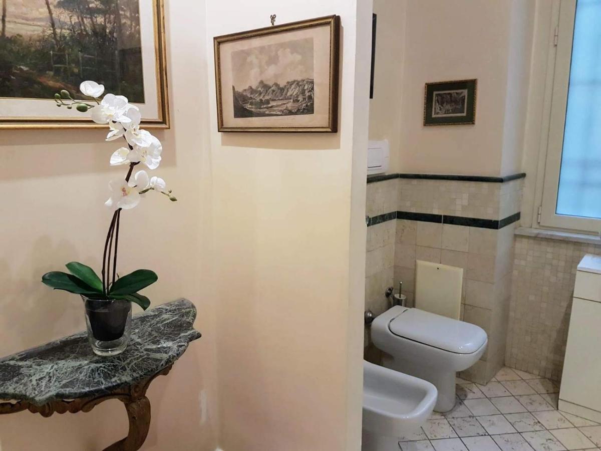 نابولي Suite Ottocento Napoletano المظهر الخارجي الصورة