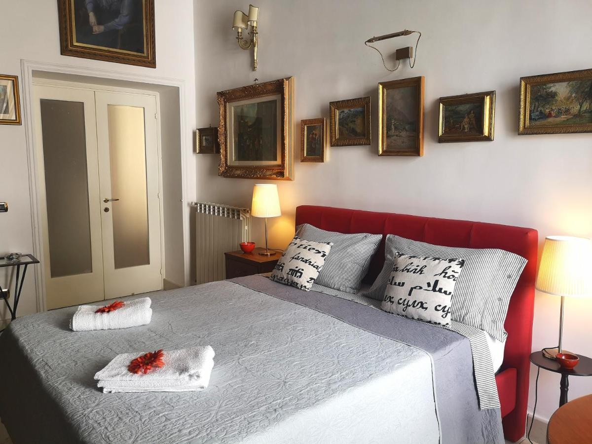 نابولي Suite Ottocento Napoletano المظهر الخارجي الصورة